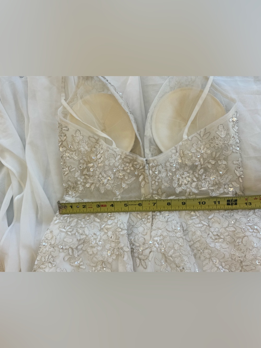 Elegant Ivory Lace Appliqué Spaghetti-Strap Dress - Picture 2 of 10